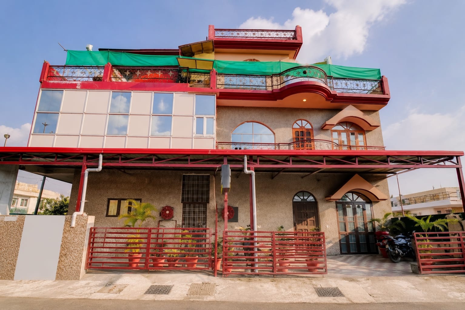 Butola Guest House exterior building in Haridwar - Dehradun Rd, Dehradun